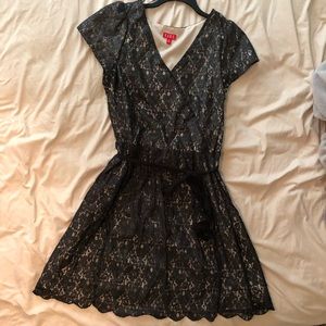 Elle Black Lace Dess